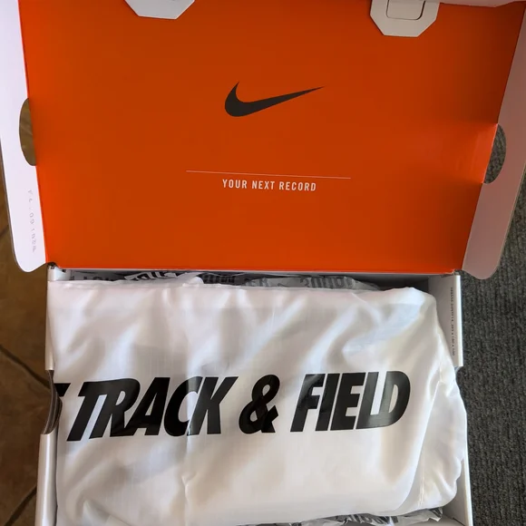 Zoom White Black Athletic Shoes Lightweight Performance - Picture 4 of 6